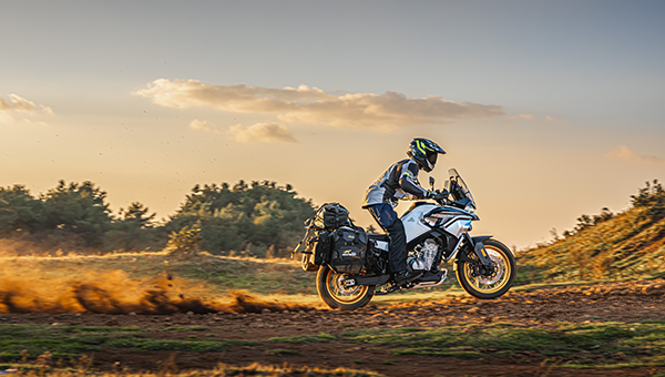 CF Moto 800MT Explorer 2025, ADV Cao Cấp Nhất, Chính Hãng, Giá Tốt tại Hồ Chí Minh