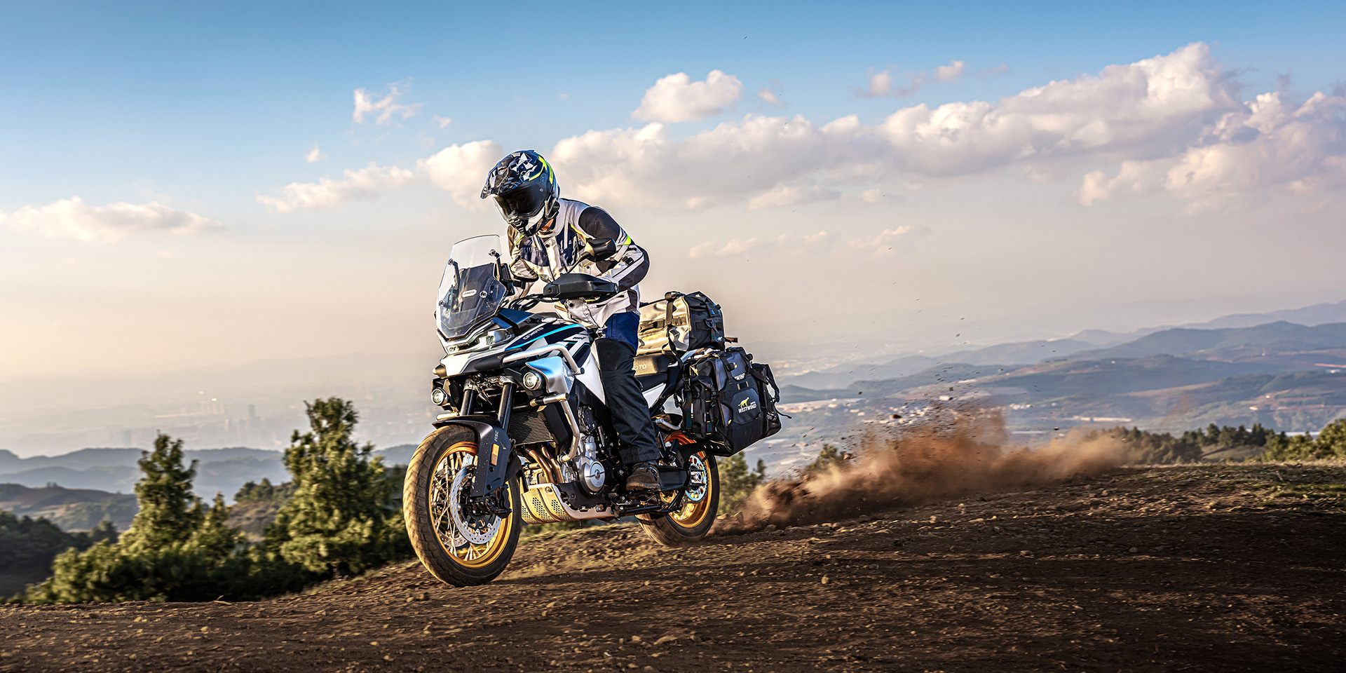 CF Moto 800MT Explorer 2025, ADV Cao Cấp Nhất, Chính Hãng, Giá Tốt tại Hồ Chí Minh