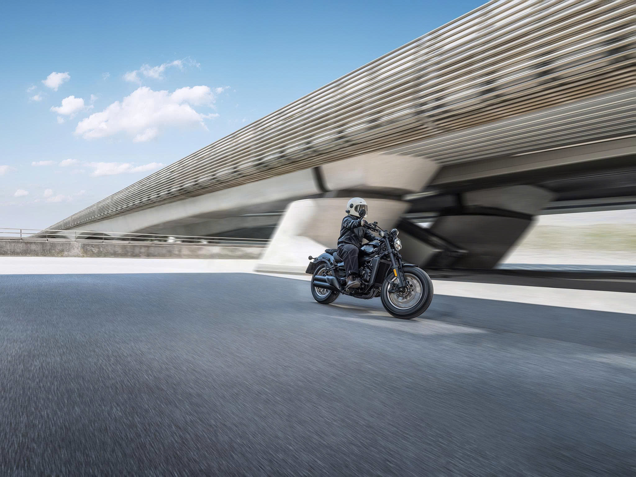 CFMoto 450CL-C AMT mẫu mô tô cruiser phong cách cổ điển trang bị hộp số tự động tiên tiến không cần bóp côn