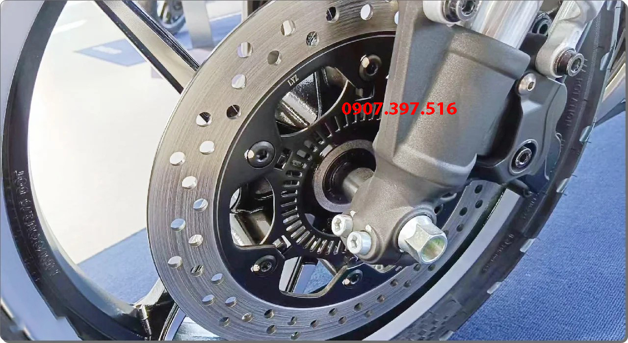 Hệ thống phanh ABS Hyosung GV350X an toàn khi vận hành