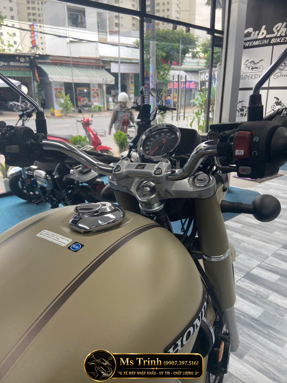 Đồng hồ Honda CB350C 2026 kết hợp analog và màn hình LCD hiện đại