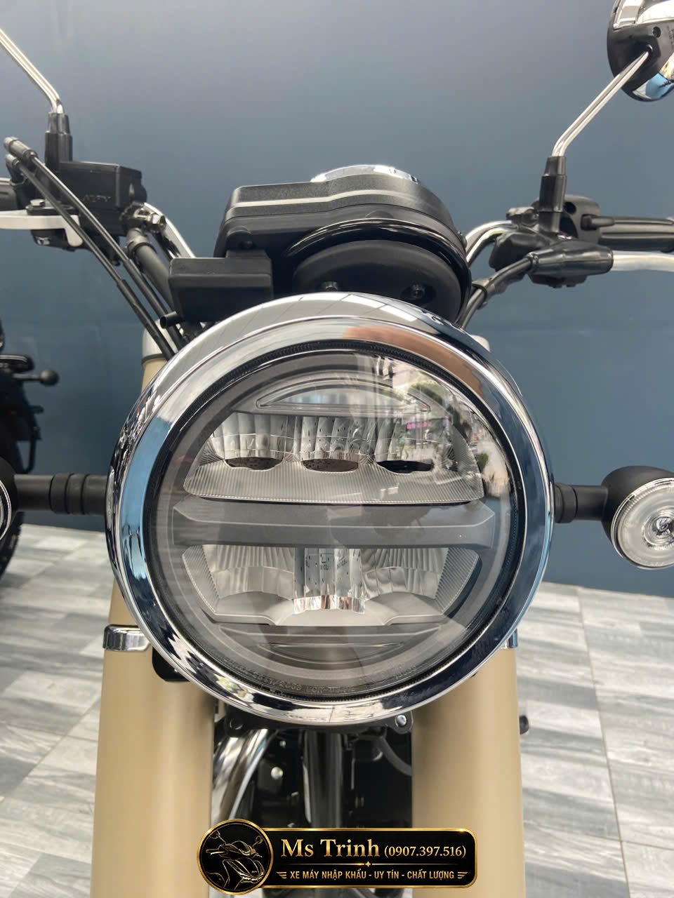 Thiết kế đầu đèn tròn Honda CB350C Special Edition 2026 mang phong cách classic cổ điển