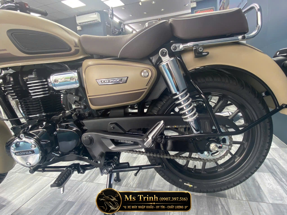 Phần thân xe Honda CB350C Special Edition 2026 nổi bật với phong cách retro roadster