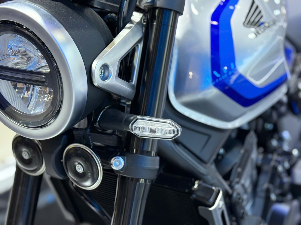 Honda CB500 SF Super Four - Dòng Naked-Bike huyền thoại 