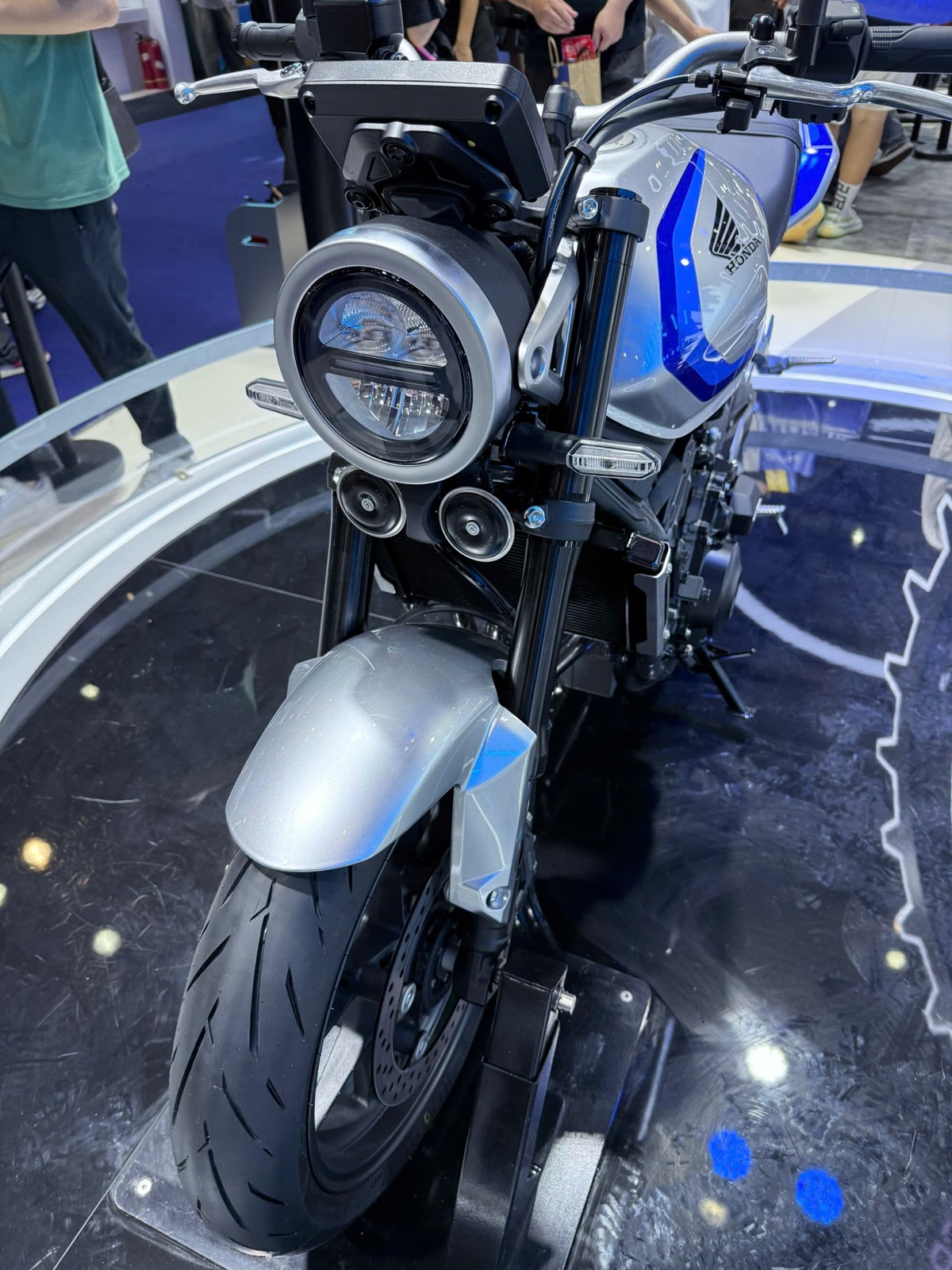 Honda CB500 SF Super Four - Dòng Naked-Bike huyền thoại 