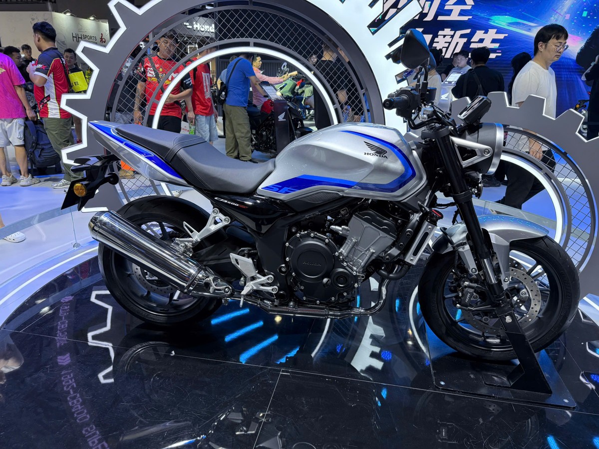 Honda CB500 SF Super Four - Dòng Naked-Bike huyền thoại 