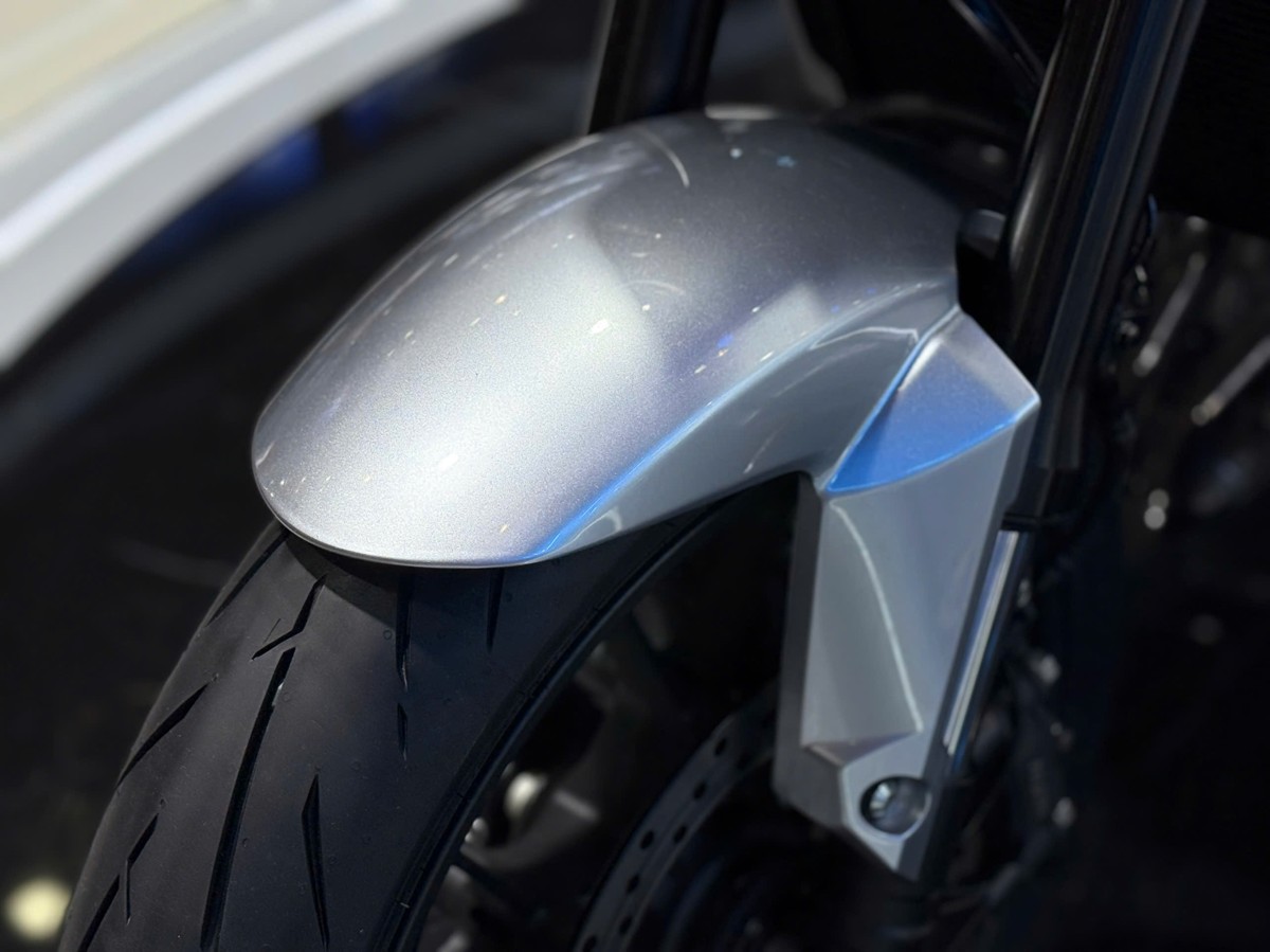 Honda CB500 SF Super Four - Dòng Naked-Bike huyền thoại 