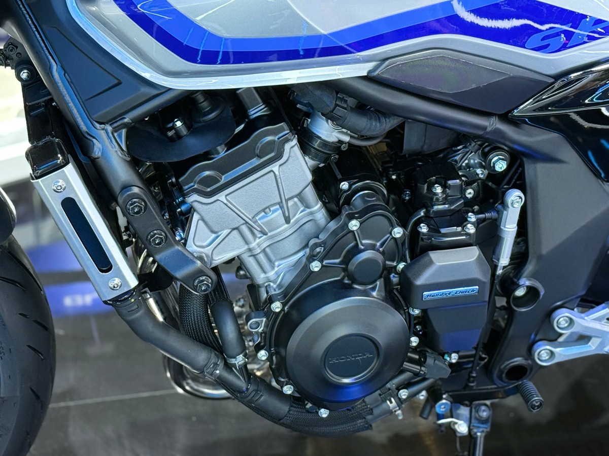 Honda CB500 SF Super Four - Dòng Naked-Bike huyền thoại 