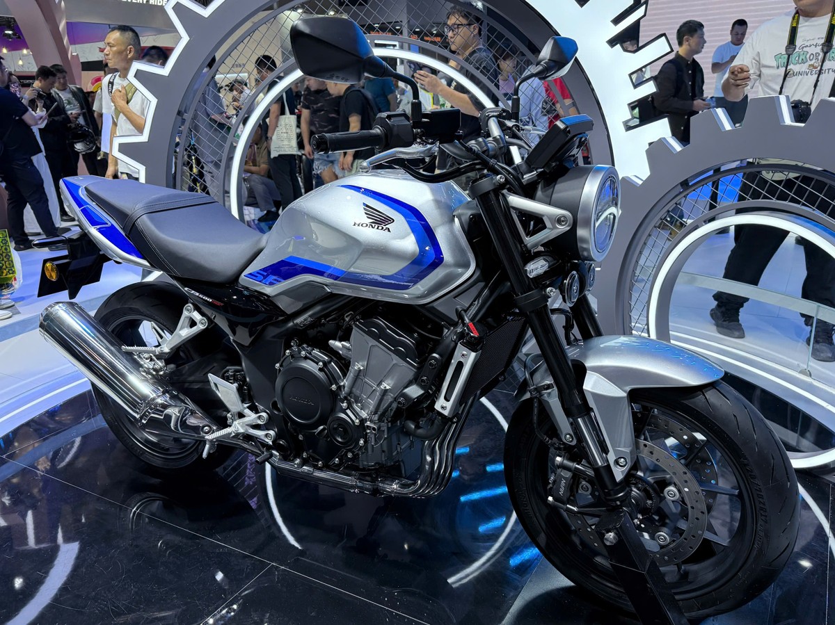 Honda CB500 SF Super Four - Dòng Naked-Bike huyền thoại 