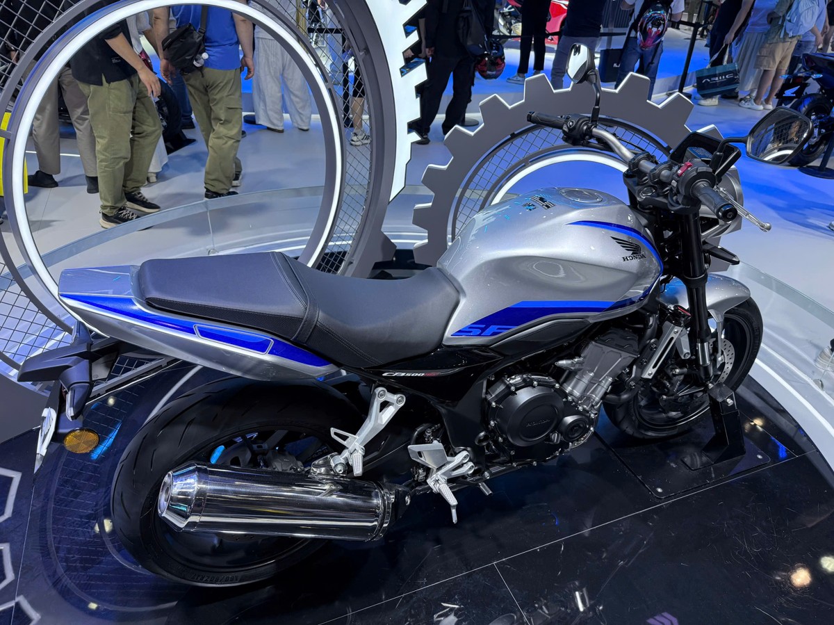 Honda CB500 SF Super Four - Dòng Naked-Bike huyền thoại 