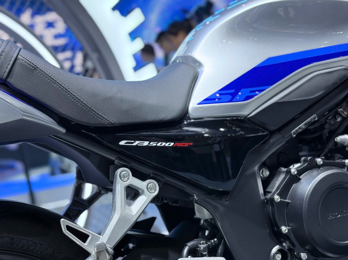Honda CB500 SF Super Four - Dòng Naked-Bike huyền thoại 