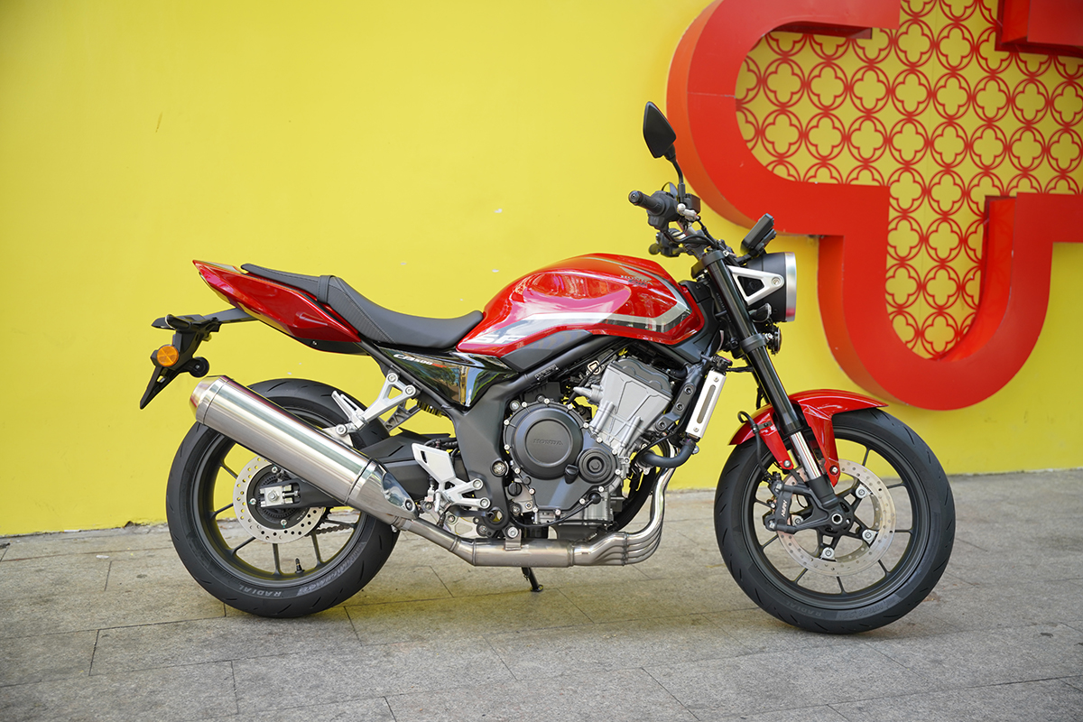 Honda CB500 SF Super Four - Dòng Naked-Bike huyền thoại 