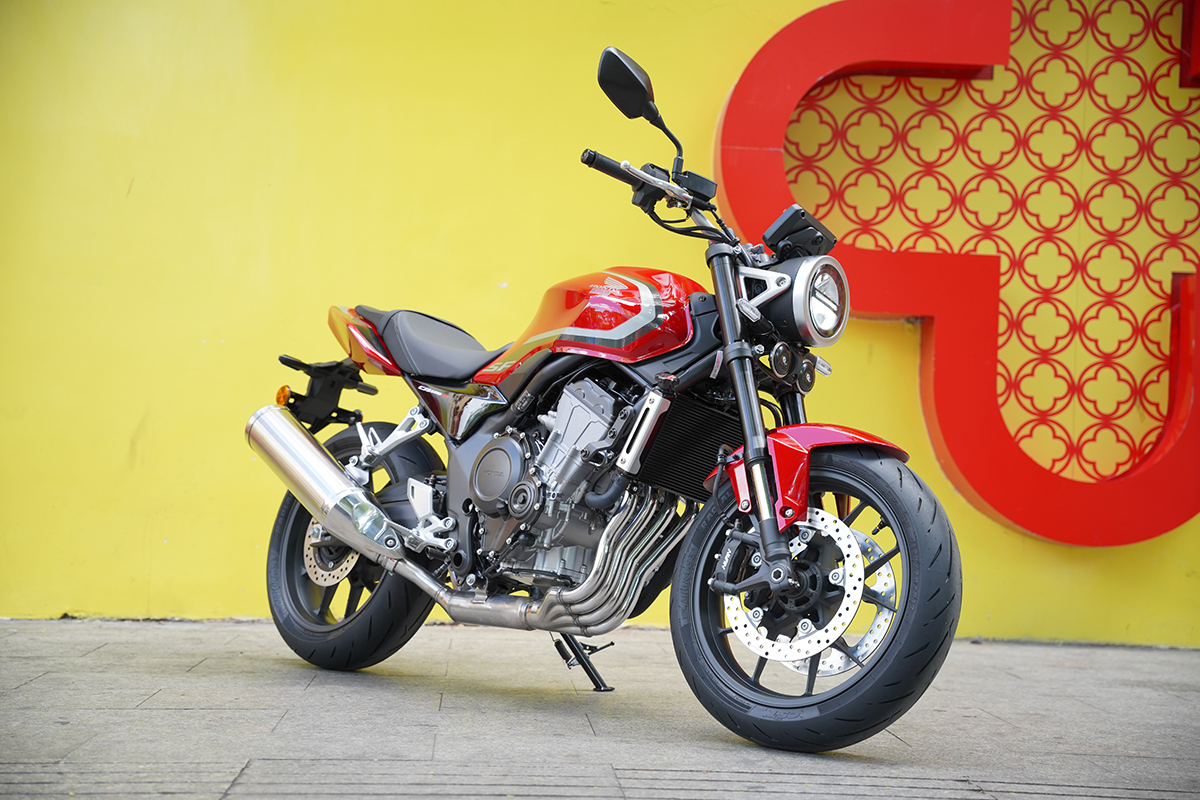 Honda CB500 SF Super Four - Dòng Naked-Bike huyền thoại 