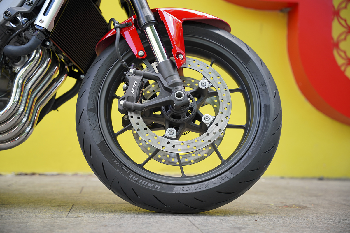 Honda CB500 SF Super Four - Dòng Naked-Bike huyền thoại 