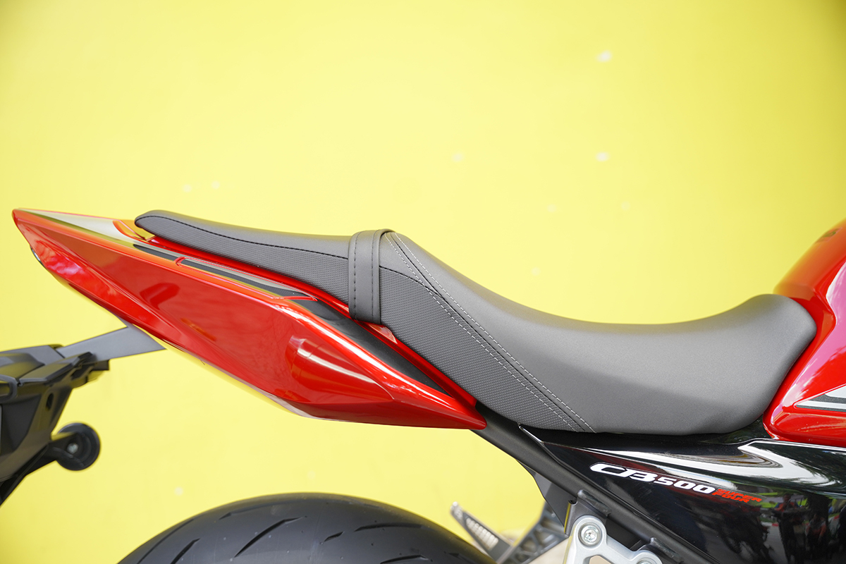 Honda CB500 SF Super Four - Dòng Naked-Bike huyền thoại 