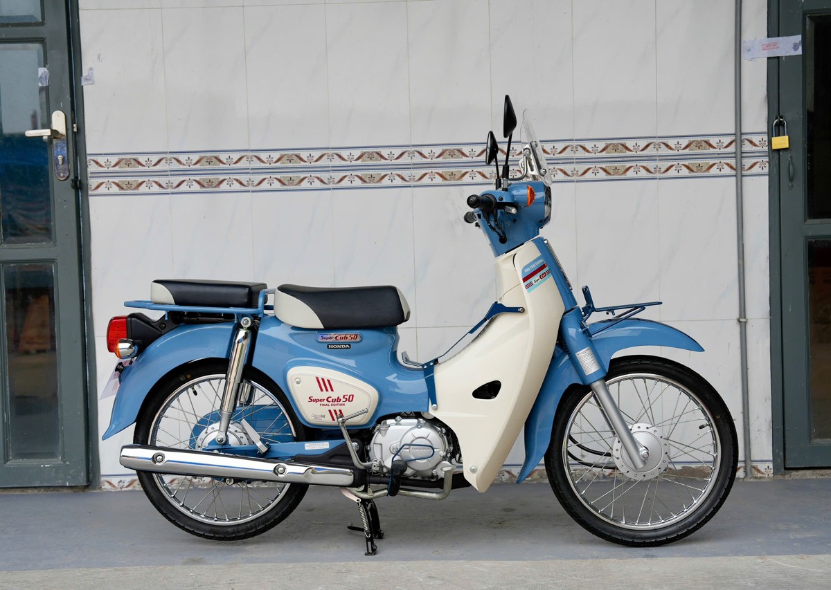 Honda Super Cub 50 Final Editon Custom độc quyền - nhập Nhật