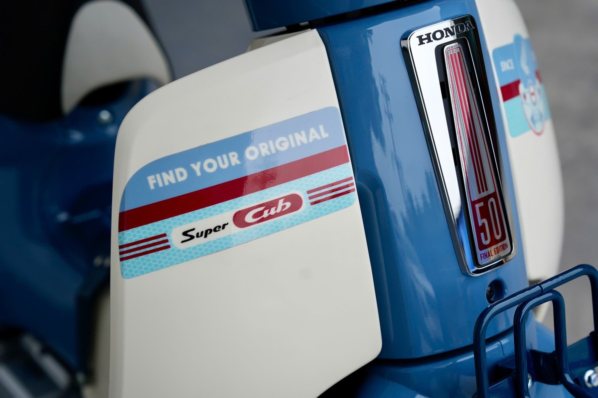 tem trước xe bắt mắt 