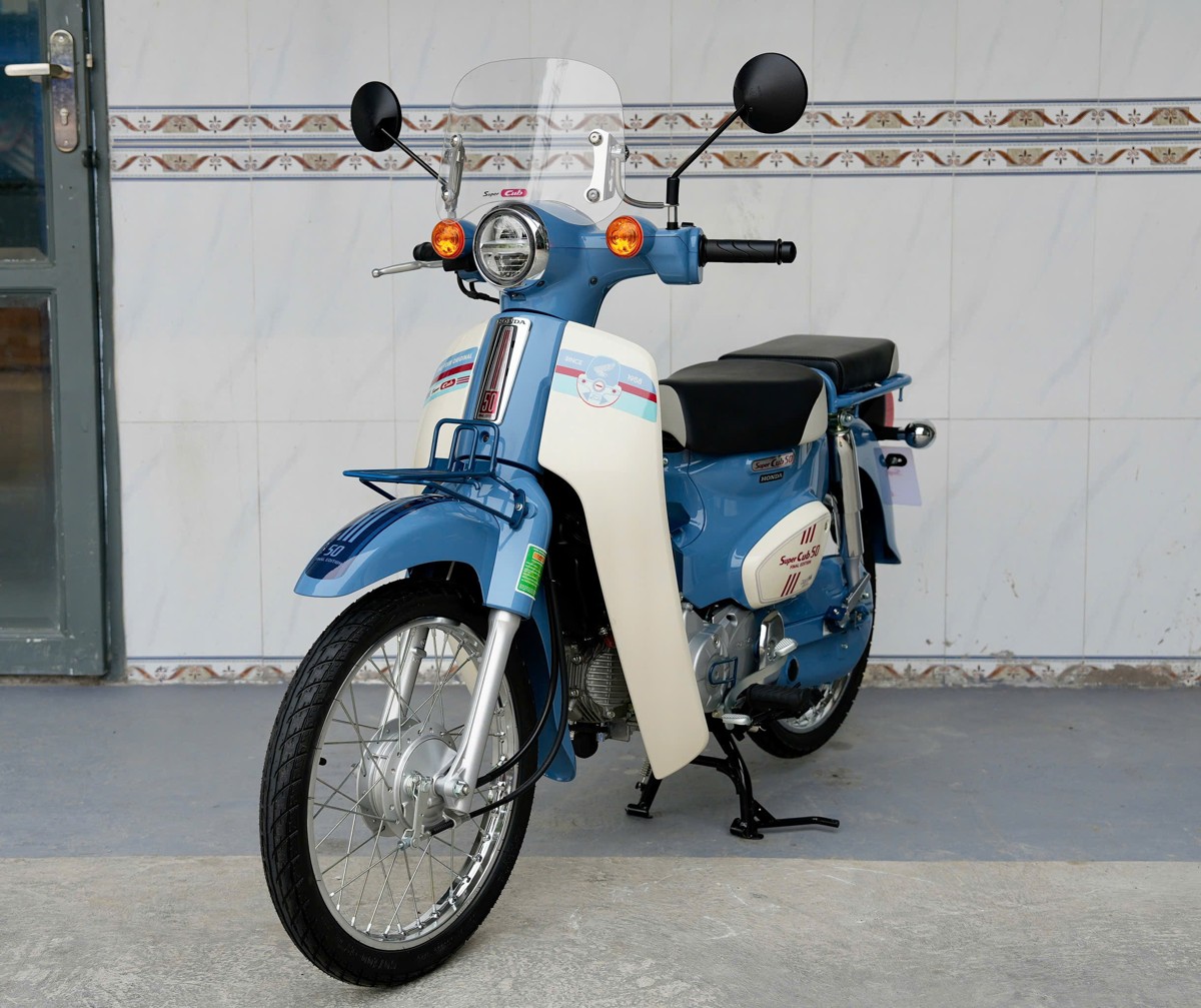 Honda Super Cub 50 Final Editon Custom độc quyền - nhập Nhật