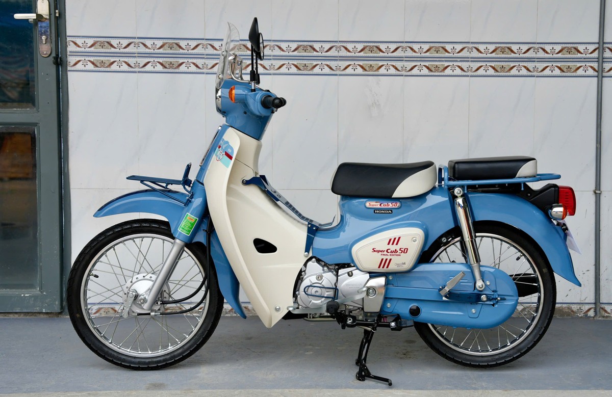 Honda Super Cub 50 Final Editon Custom độc quyền - nhập Nhật