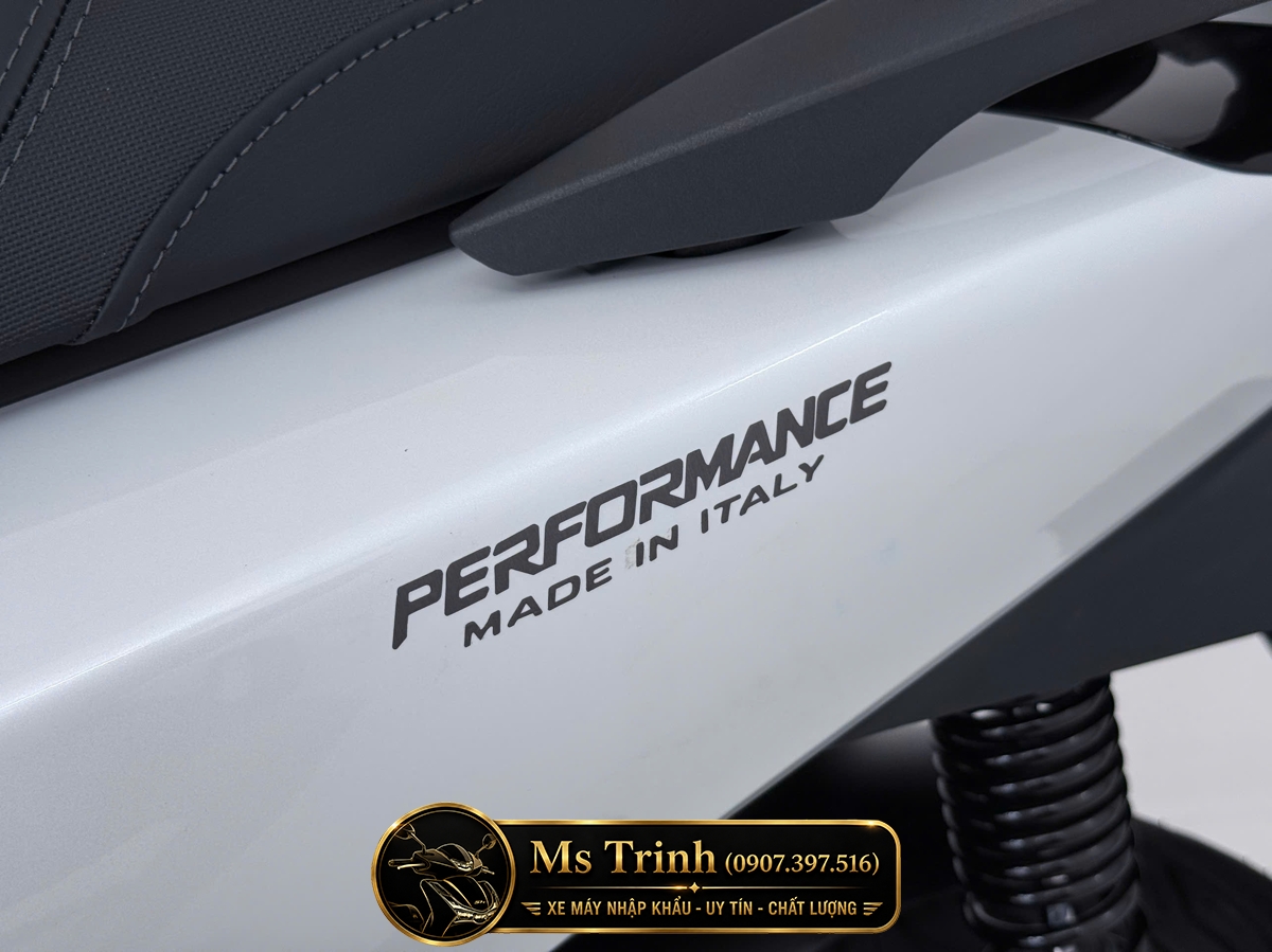 Honda SH150i Special Edition Standard nhập HMR Ý màu trắng tại Hồ Chí Minh: Giá trị nằm trong từng chi tiết nguyên bản