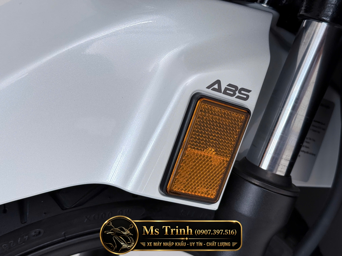Honda SH150i Special Edition Standard nhập HMR Ý màu trắng tại Hồ Chí Minh: Giá trị nằm trong từng chi tiết nguyên bản