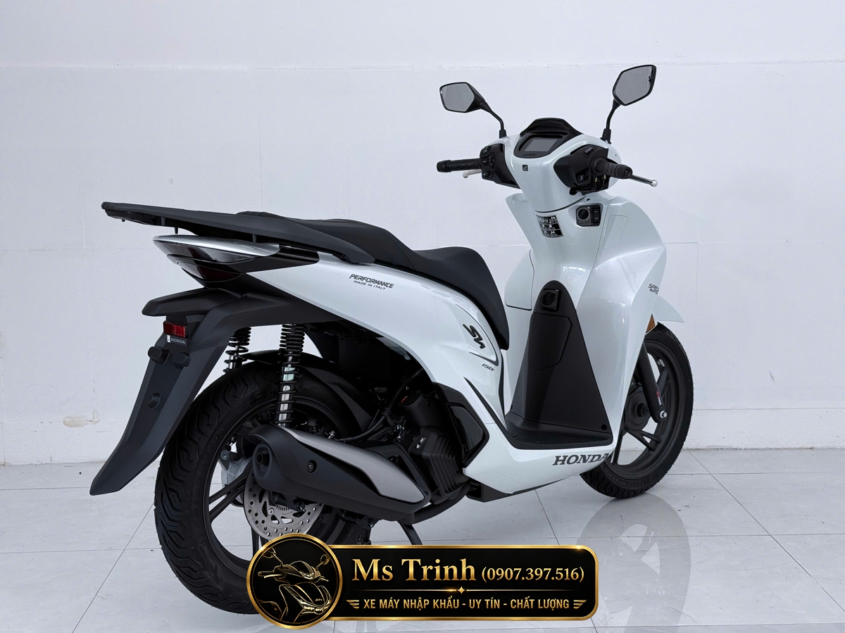 Honda SH150i Special Edition Standard nhập HMR Ý màu trắng tại Hồ Chí Minh: Giá trị nằm trong từng chi tiết nguyên bản