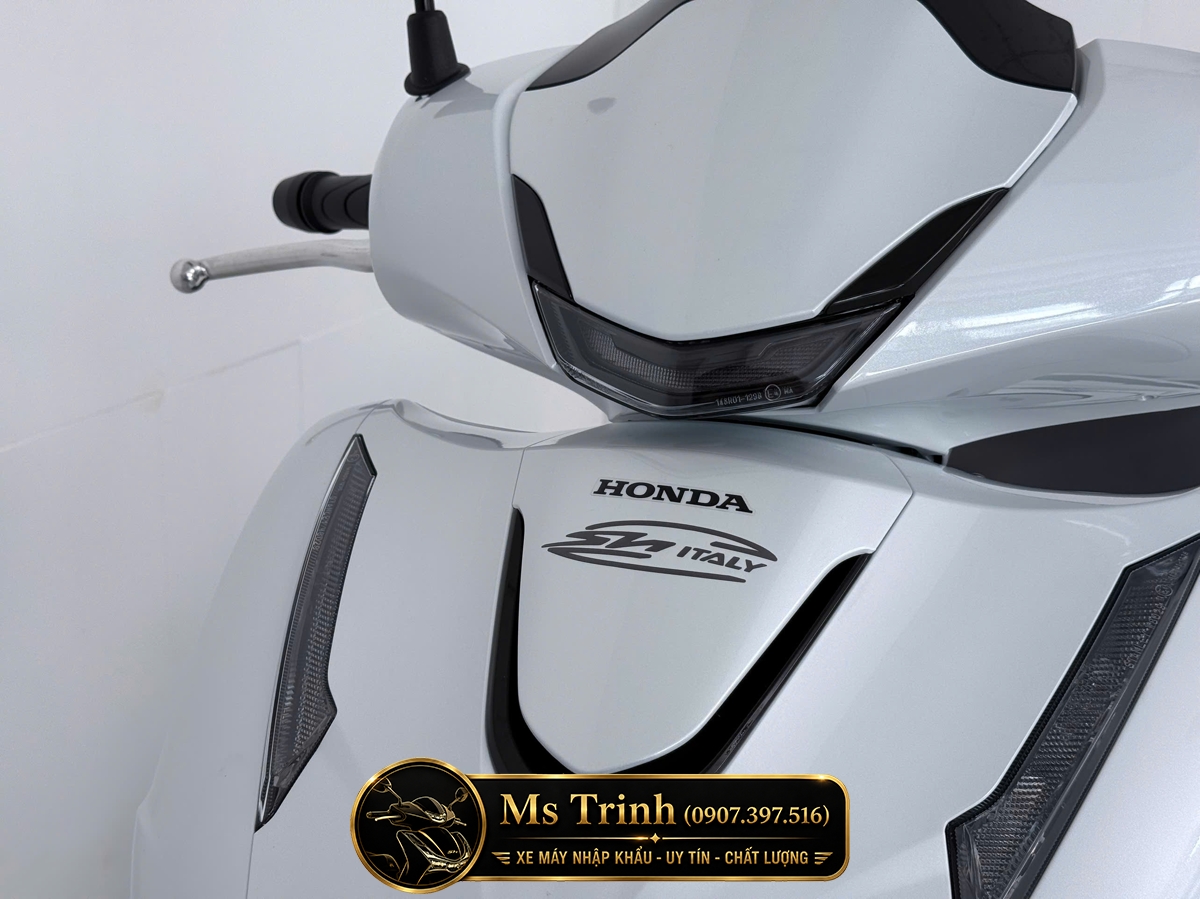 Honda SH150i Special Edition Standard nhập HMR Ý màu trắng tại Hồ Chí Minh: Giá trị nằm trong từng chi tiết nguyên bản