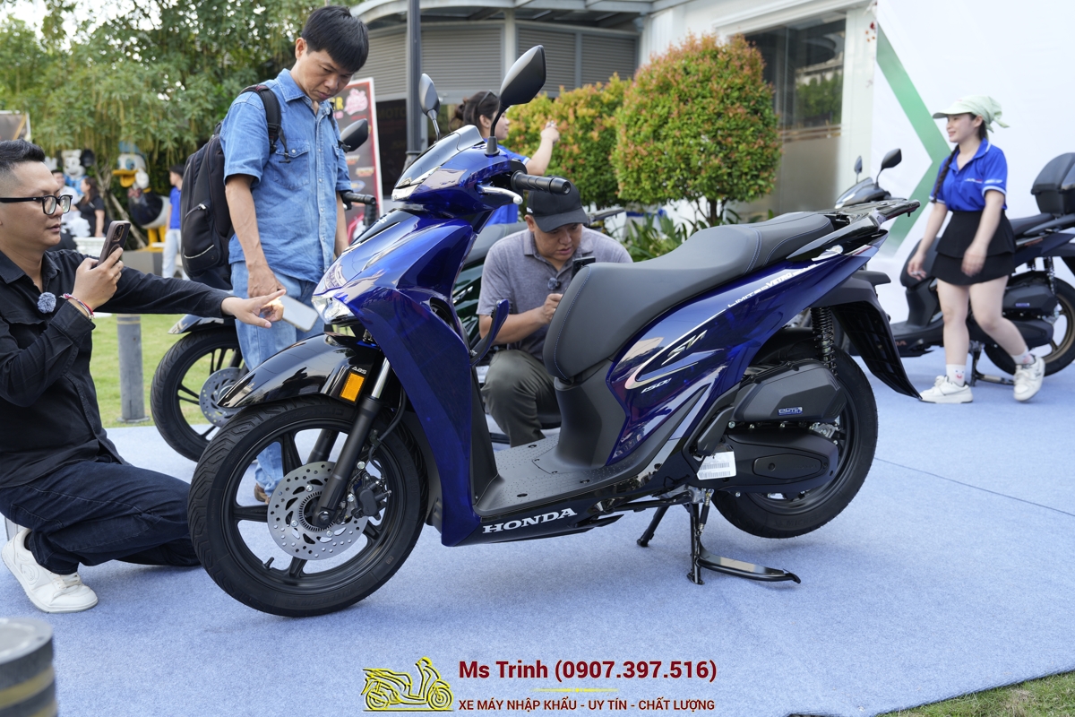 Honda SH150 Vetro Blue 2026 Limited Edition - Siêu phẩm SH Ý dàn áo trong suốt giới hạn toàn cầu