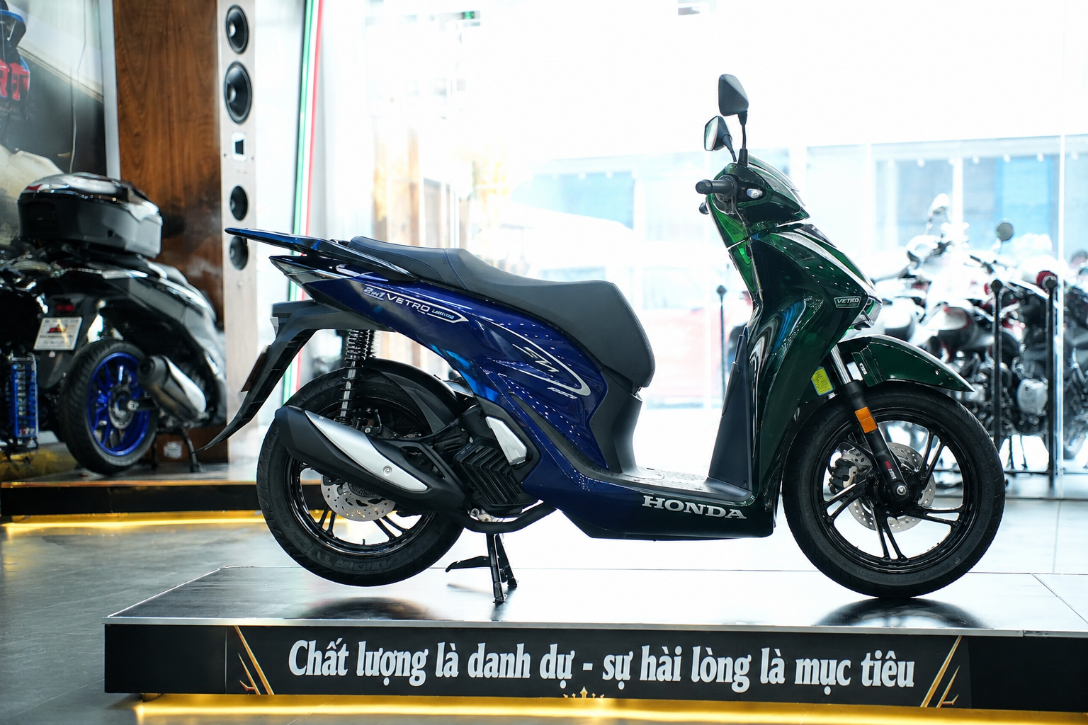 Honda SH150i Vetro Green - Sapphire tại Hồ Chí Minh: SH Ý Limited 200 xe