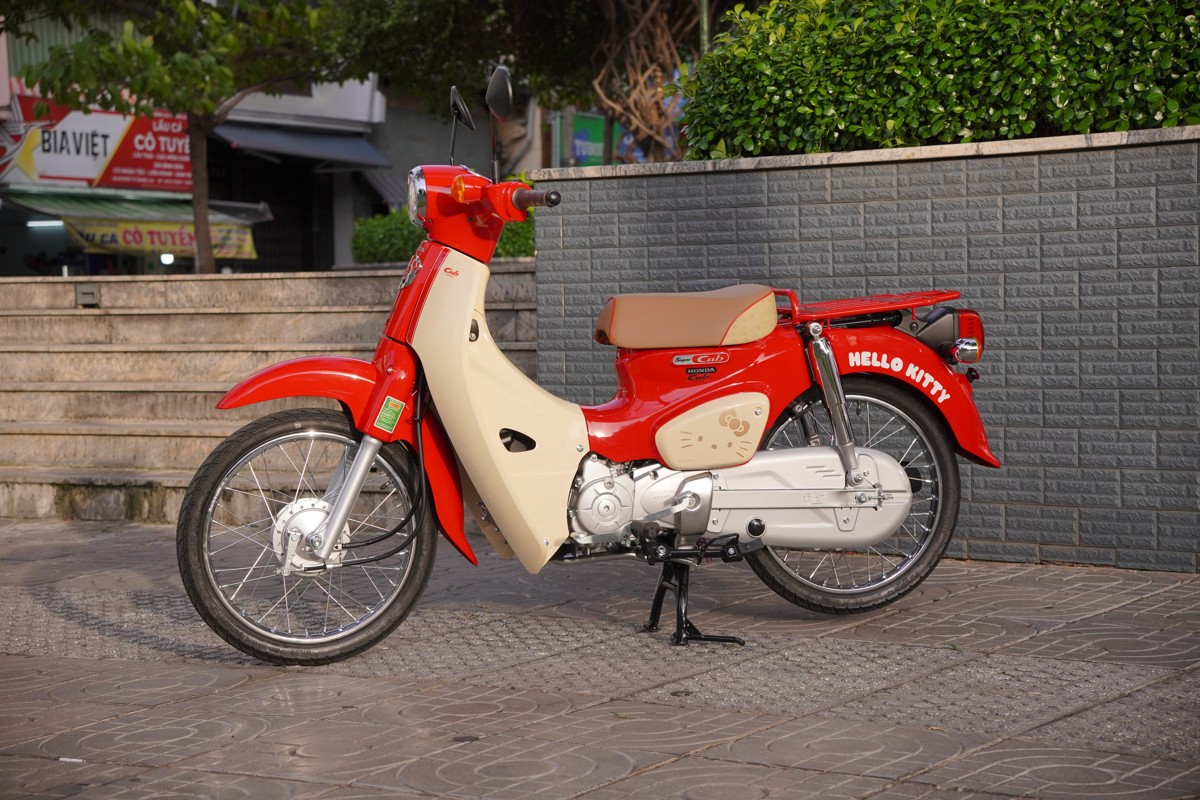 Honda Super Cub 50cc Hello Kitty Edition, Made In Japan, Hàng Hiếm tại Hồ Chí Minh