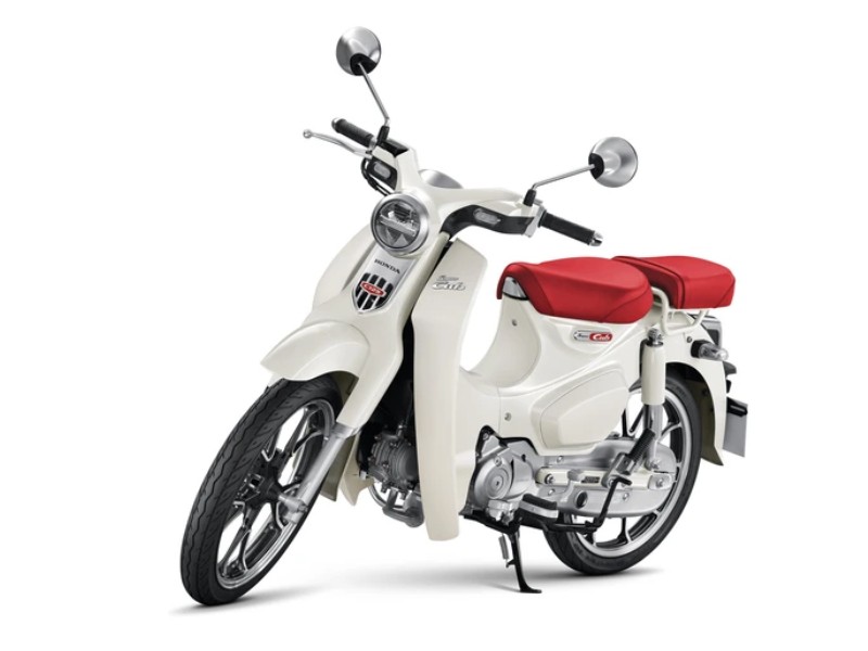Honda Super Cub 125 Custom Edition 2025 Thái Lan màu trắng