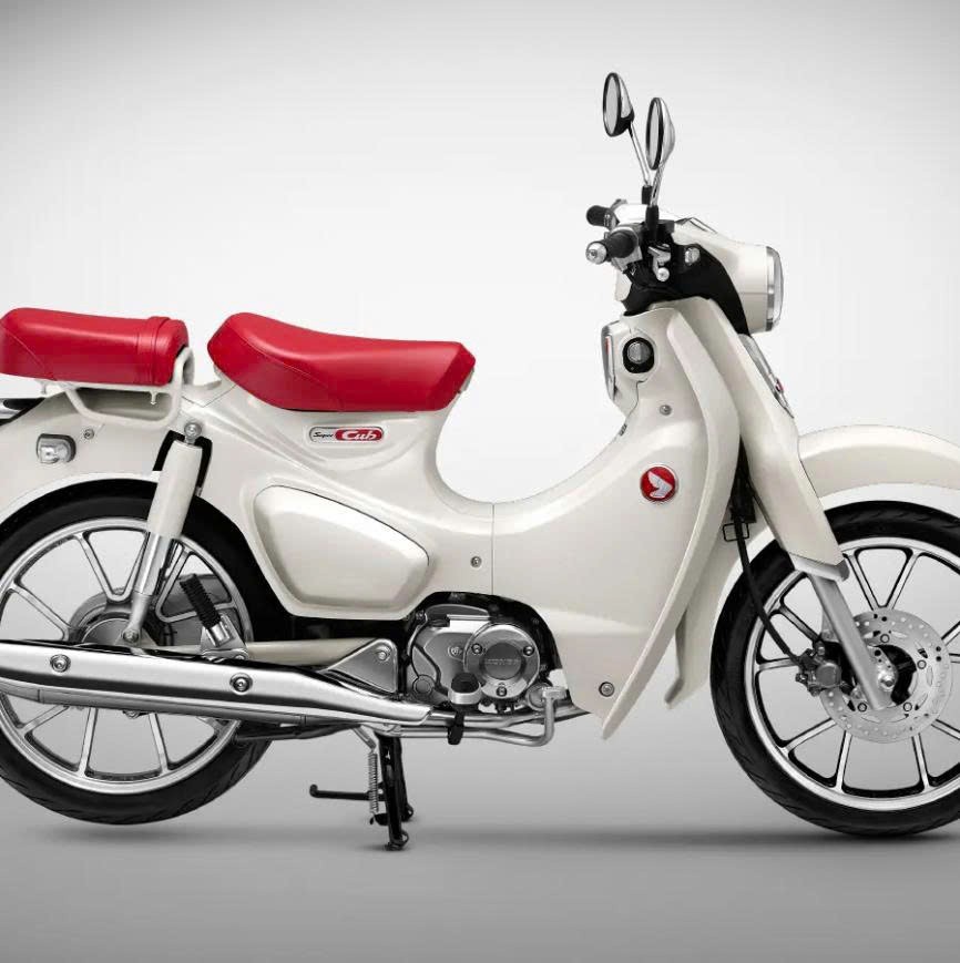 Honda Super Cub 125 Custom Edition 2025 Thái Lan màu trắng