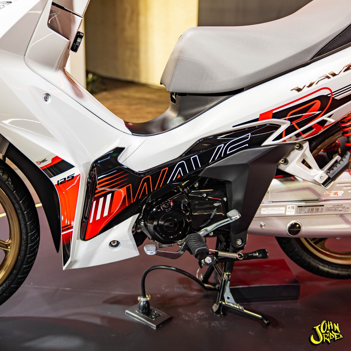 Honda Wave 125 Special Edition 2025 Thái Lan màu trắng thời thượng