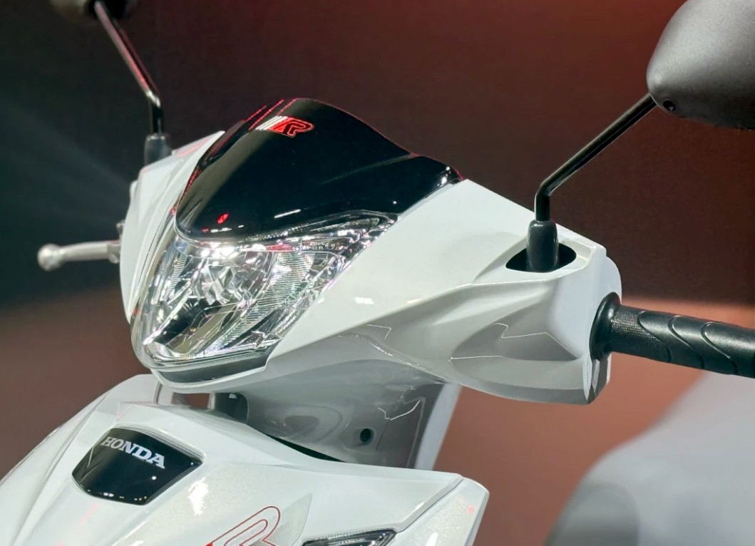 Honda Wave 125 Special Edition 2025 Thái Lan màu trắng thời thượng