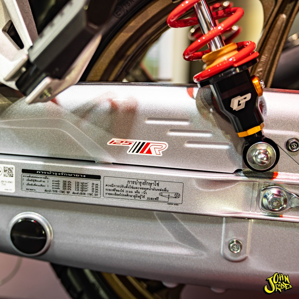 Honda Wave 125 Special Edition 2025 Thái Lan màu trắng thời thượng