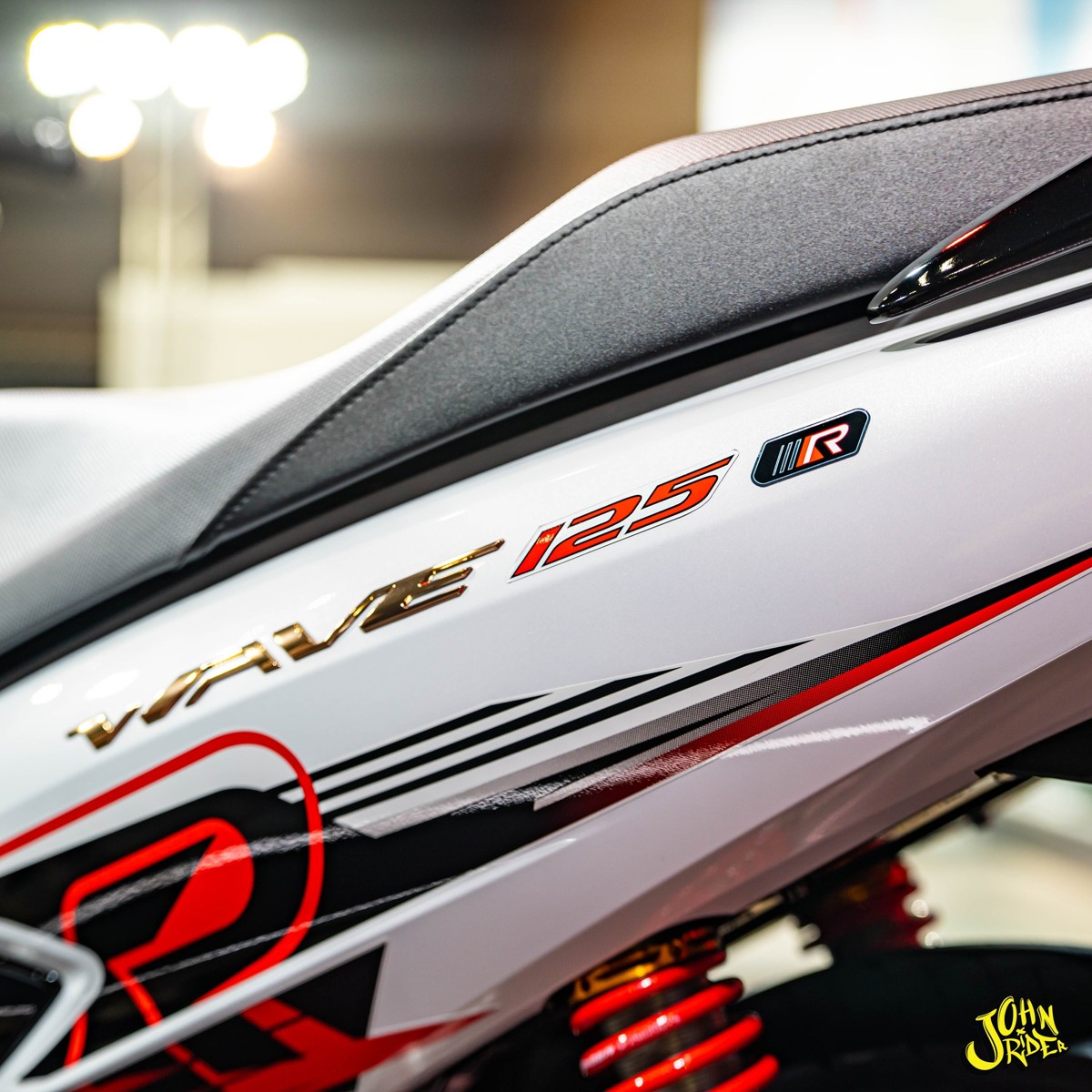 Honda Wave 125 Special Edition 2025 Thái Lan màu trắng thời thượng