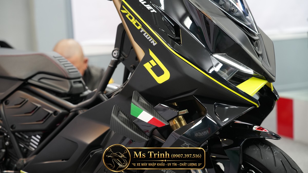 Italjet Dragster 700 Twin Premium Edition 2026 - Siêu Mô Tô Đội Lốt Scooter Đầu Tiên Thế Giới Chỉ 25 Xe Tại Việt Nam