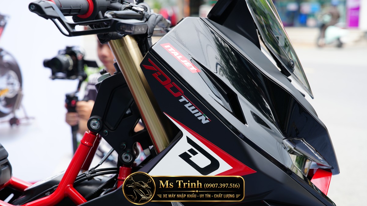 Italjet Dragster 700 Twin Premium Edition 2026 - Siêu Mô Tô Đội Lốt Scooter Đầu Tiên Thế Giới Chỉ 25 Xe Tại Việt Nam