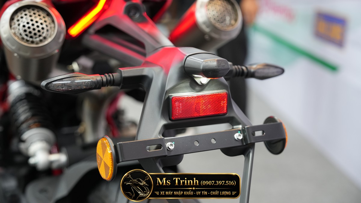 Italjet Dragster 700 Twin Premium Edition 2026 - Siêu Mô Tô Đội Lốt Scooter Đầu Tiên Thế Giới Chỉ 25 Xe Tại Việt Nam