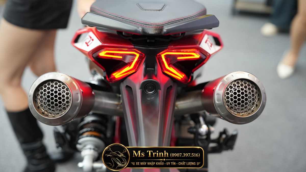 Italjet Dragster 700 Twin Premium Edition 2026 - Siêu Mô Tô Đội Lốt Scooter Đầu Tiên Thế Giới Chỉ 25 Xe Tại Việt Nam
