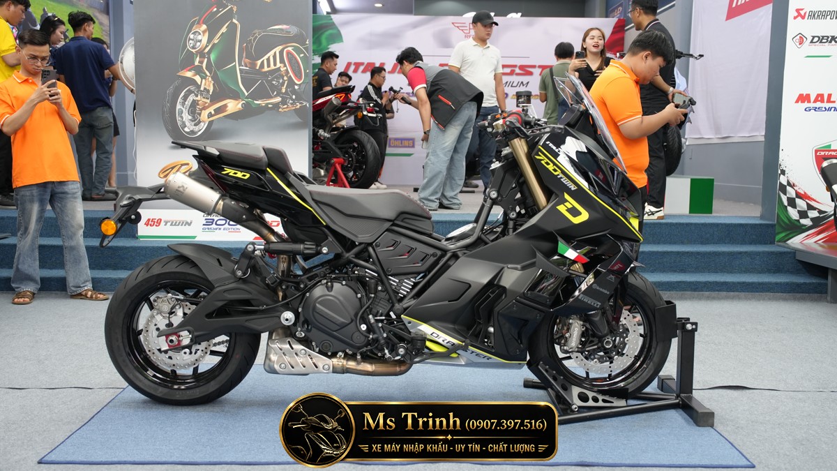 Italjet Dragster 700 Twin Premium Edition 2026 - Siêu Mô Tô Đội Lốt Scooter Đầu Tiên Thế Giới Chỉ 25 Xe Tại Việt Nam