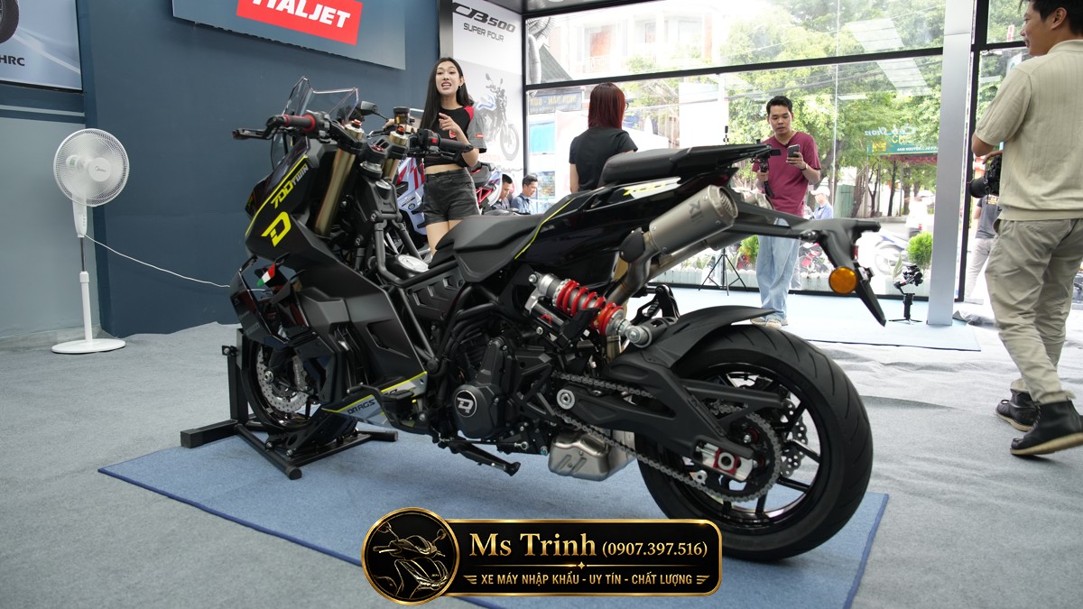 Italjet Dragster 700 Twin Premium Edition 2026 - Siêu Mô Tô Đội Lốt Scooter Đầu Tiên Thế Giới Chỉ 25 Xe Tại Việt Nam