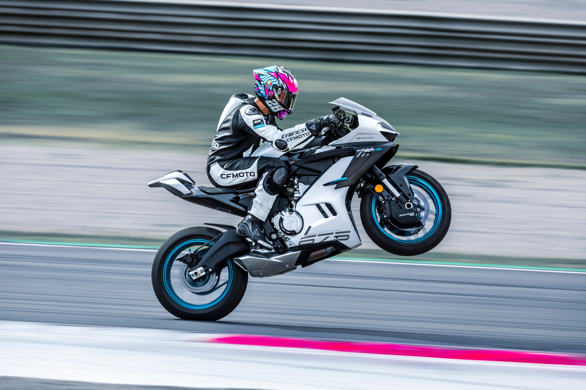 CF Moto 675SR-R 2025 3 Xi Lanh Ngang, Siêu Thể Thao, Giá Rẻ tại Hồ Chí Minh