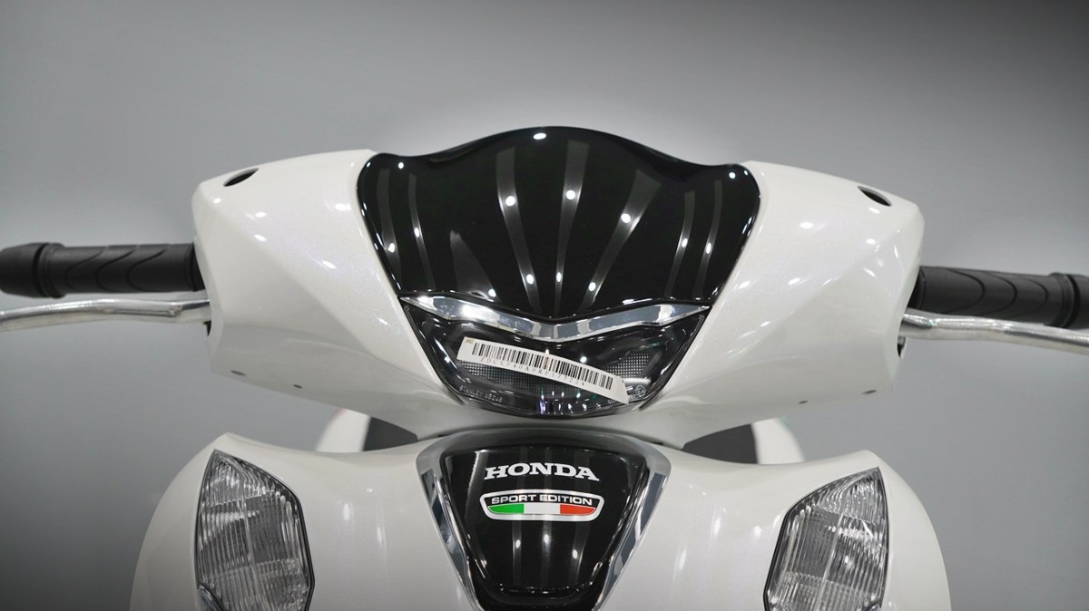 SH150 Trắng Pha Lê Made in Italia 2026 chính ngạch giá tốt