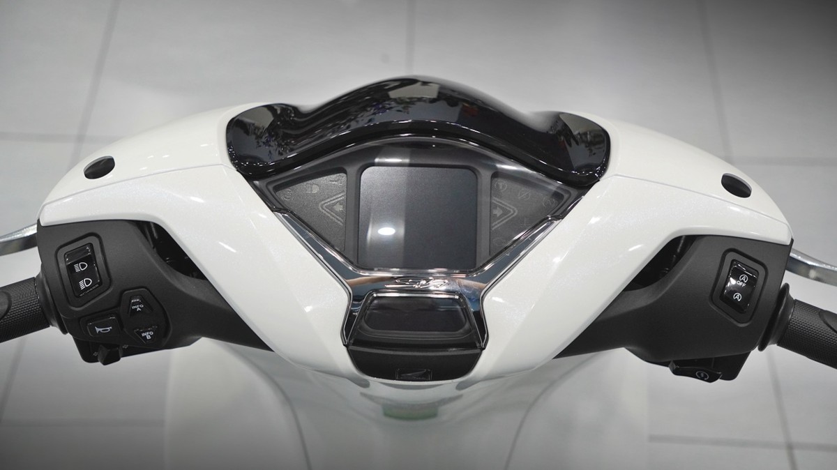 SH150 Trắng Pha Lê Made in Italia 2026 chính ngạch giá tốt