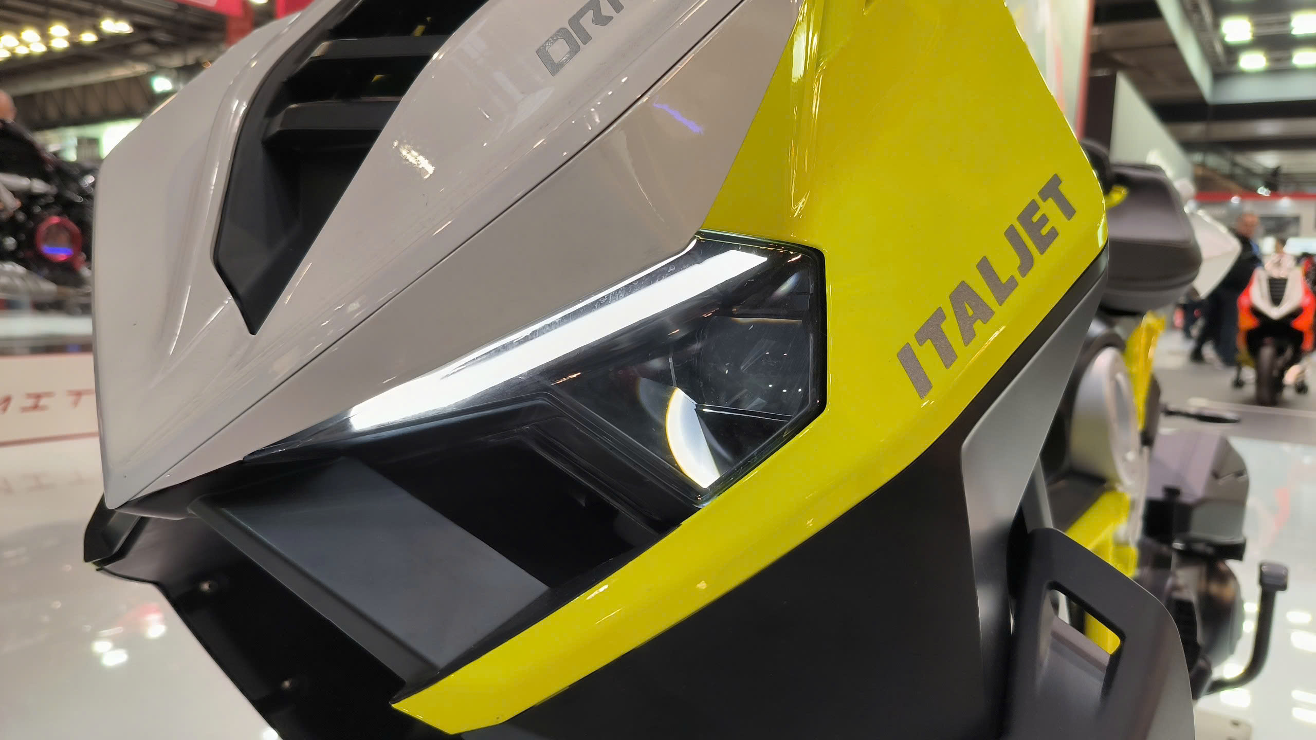 Italjet Dragster 300, Xe Tay Ga Thể Thao Thương Hiệu Từ Italy tại Hồ Chí Minh