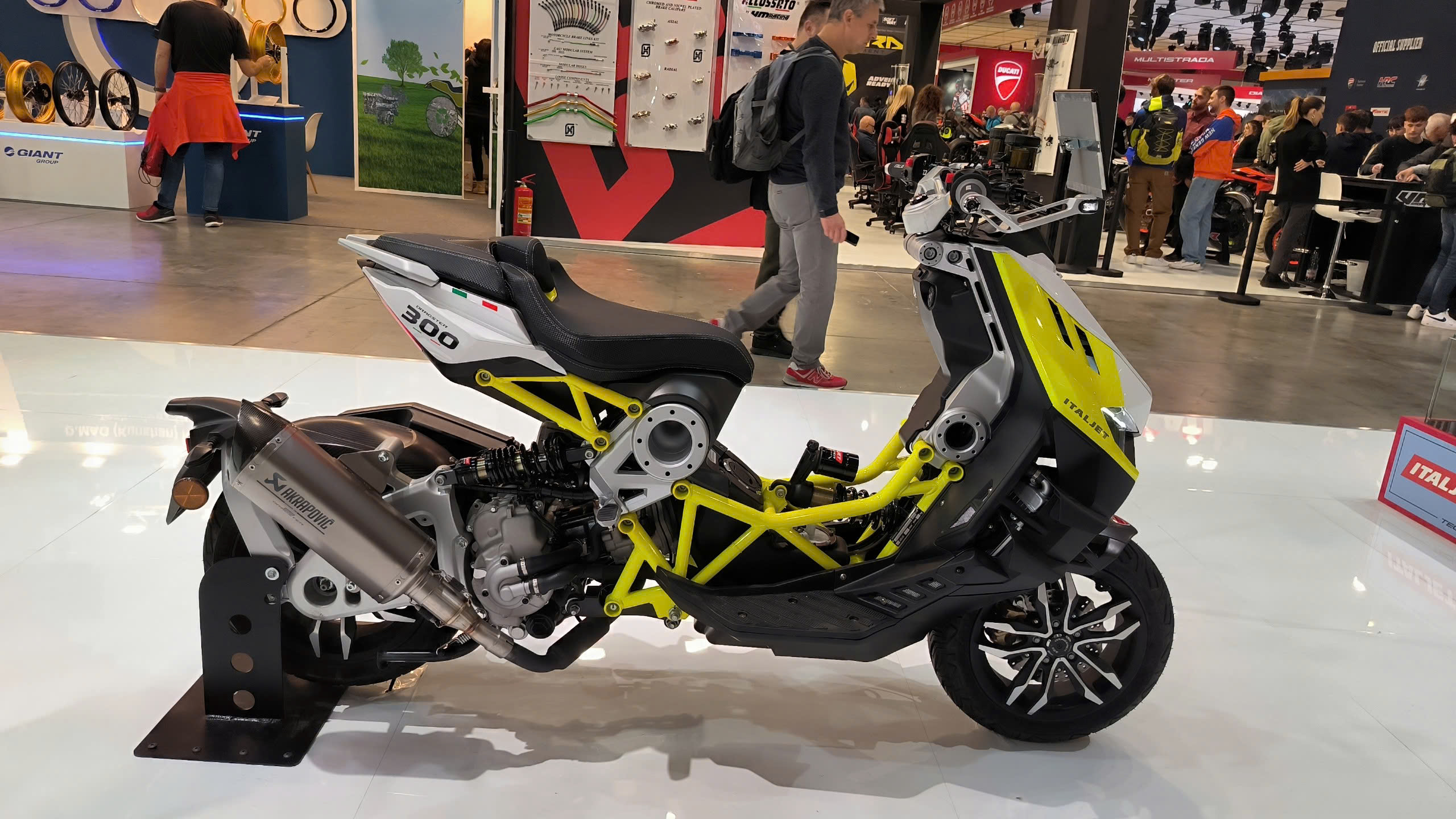 Italjet Dragster 300, Xe Tay Ga Thể Thao Thương Hiệu Từ Italy tại Hồ Chí Minh