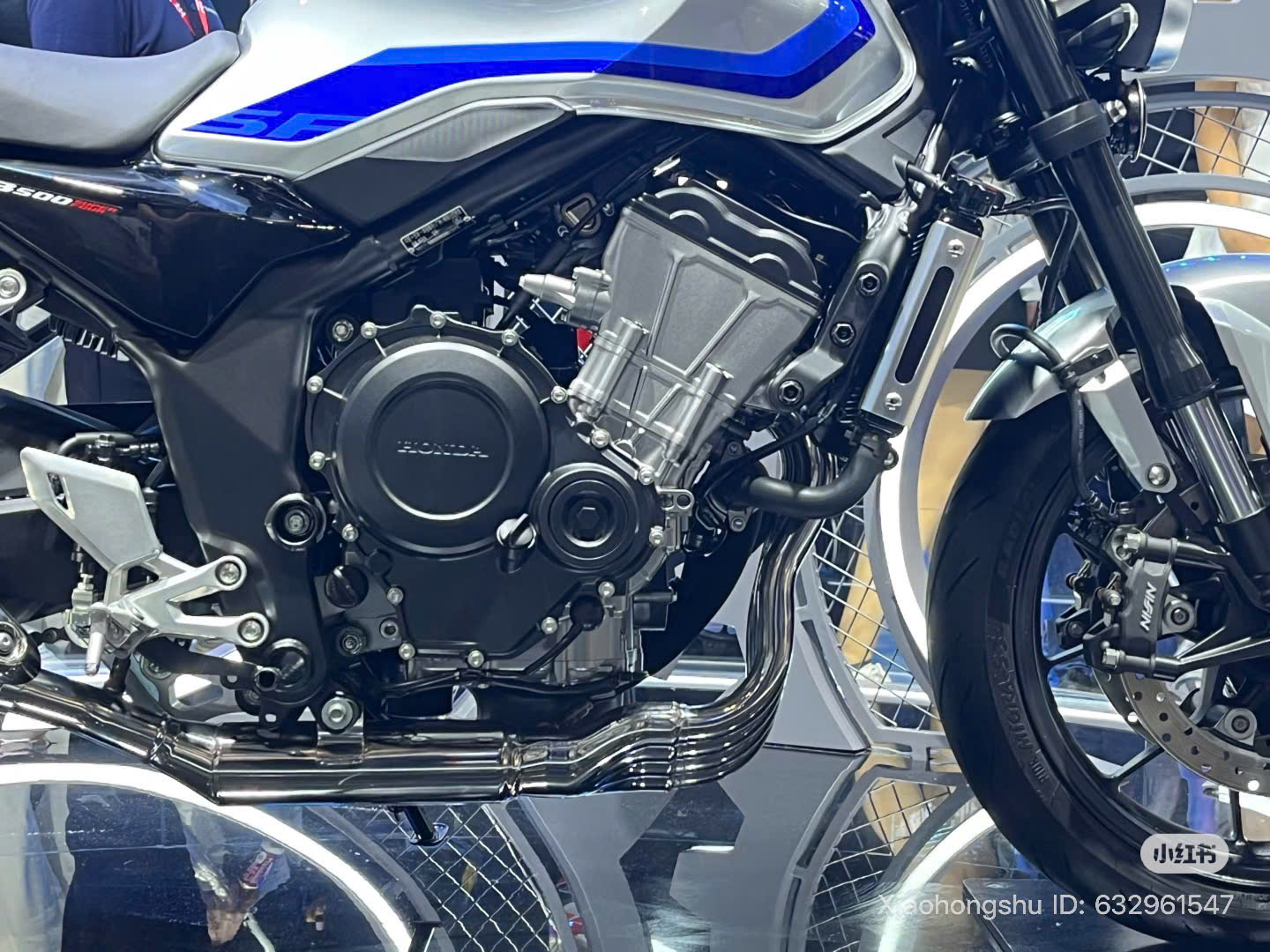 Honda CB500 SF Super Four - Dòng Naked-Bike huyền thoại 