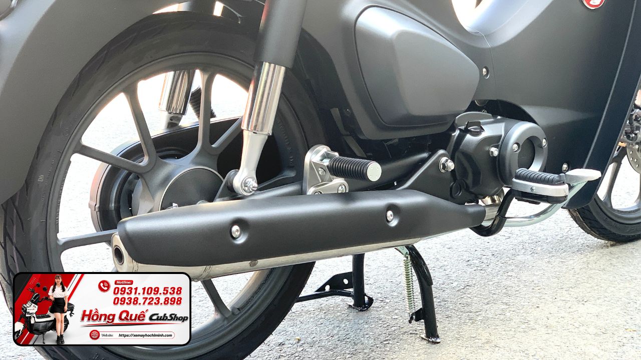 Honda Super Cub C125 ABS 2026 Thái Lan màu đen nhám yên đỏ