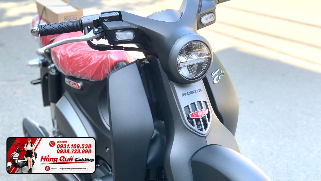 Honda Super Cub C125 ABS 2026 Thái Lan màu đen nhám yên đỏ